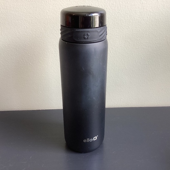 Ello 22oz Vacuum Insulated Tumbler Locking Lid Black - Picture 1 of 8